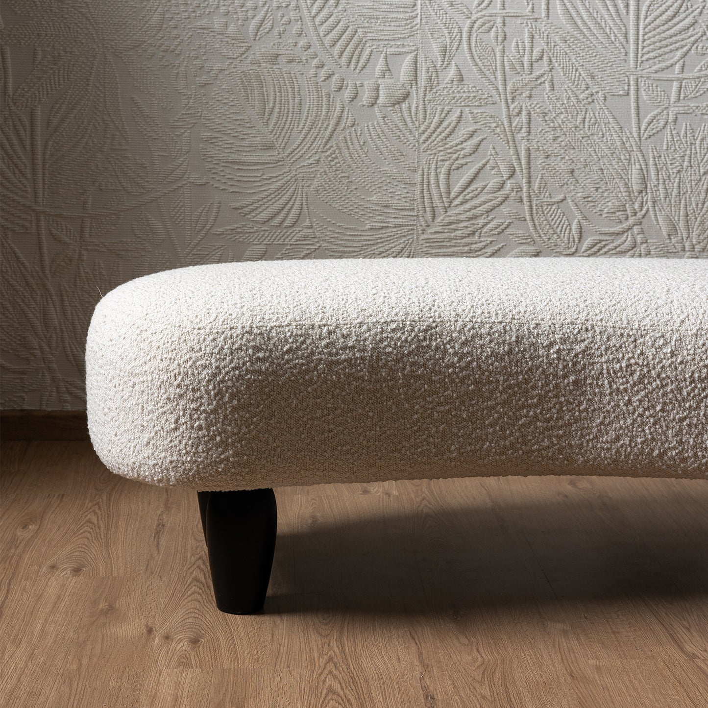 wooden sitting bench