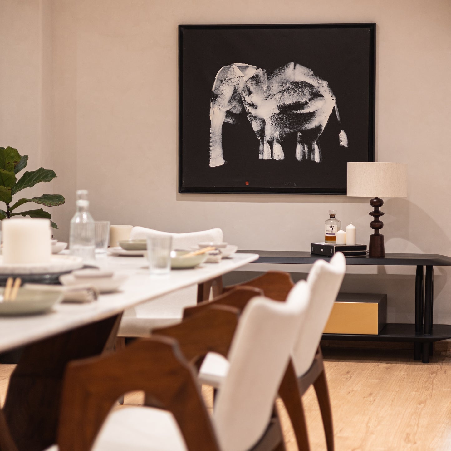 Pench wood marble dining table